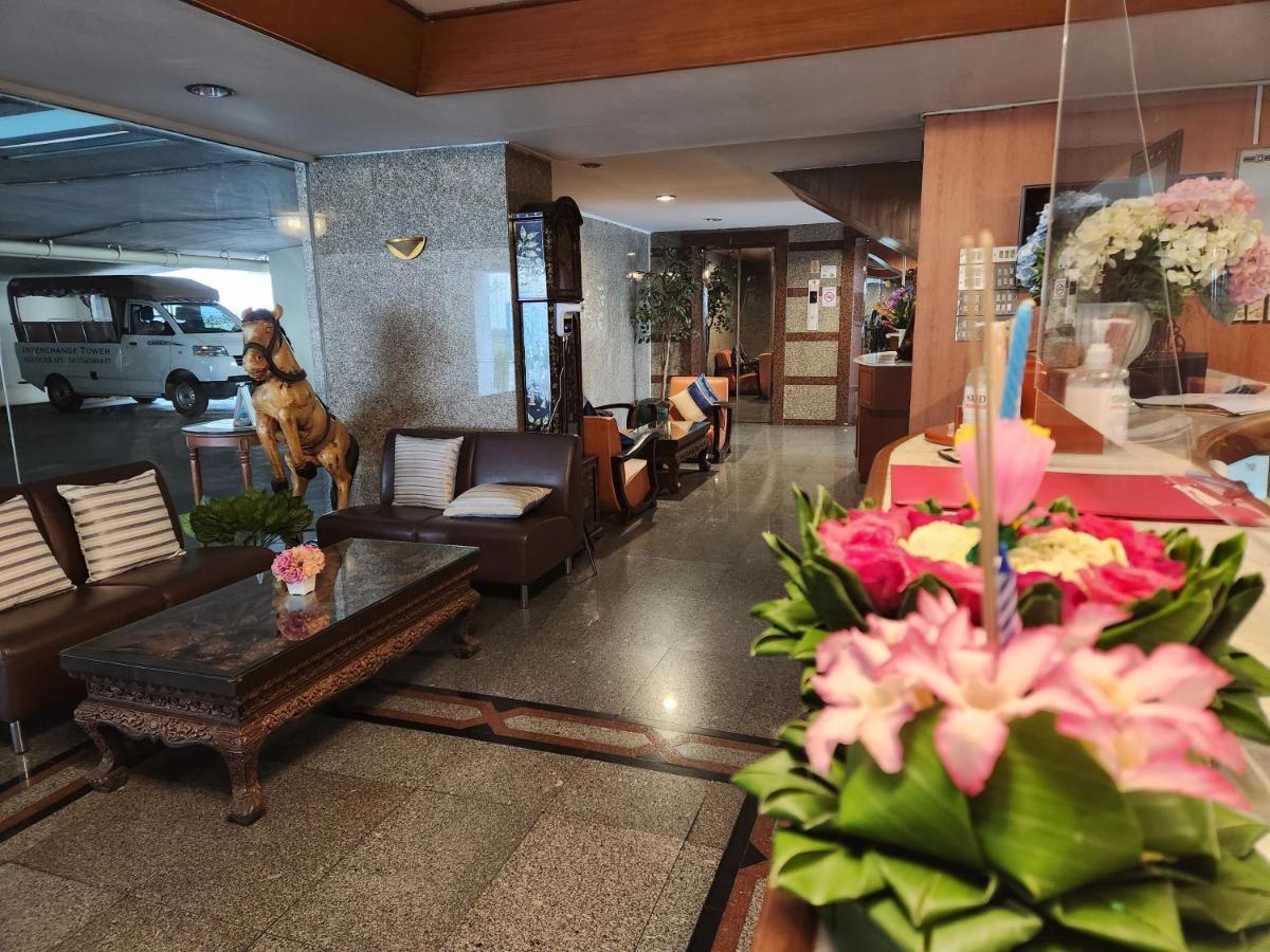Interchange Tower Serviced Apartment - Sha Extra Plus Bangkok Exterior foto
