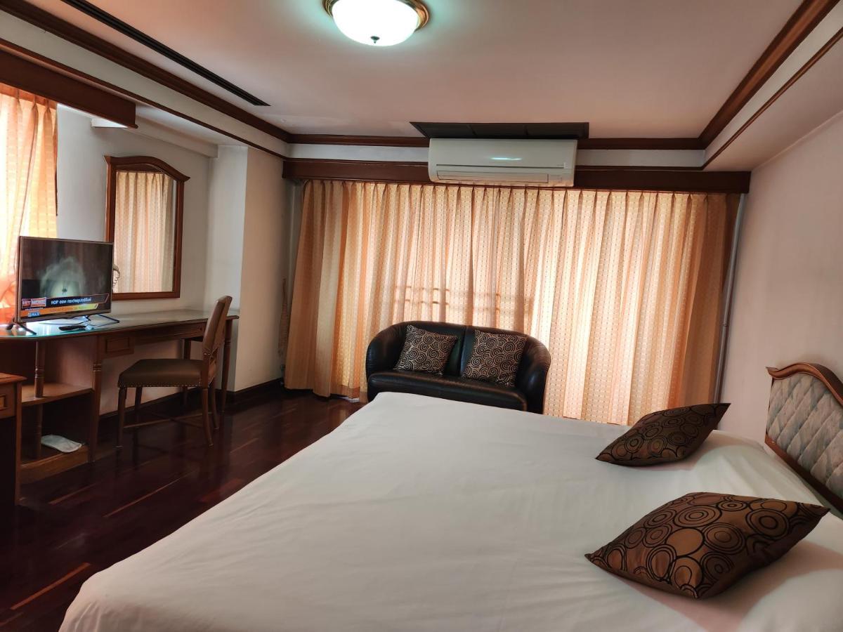 Interchange Tower Serviced Apartment - Sha Extra Plus Bangkok Exterior foto