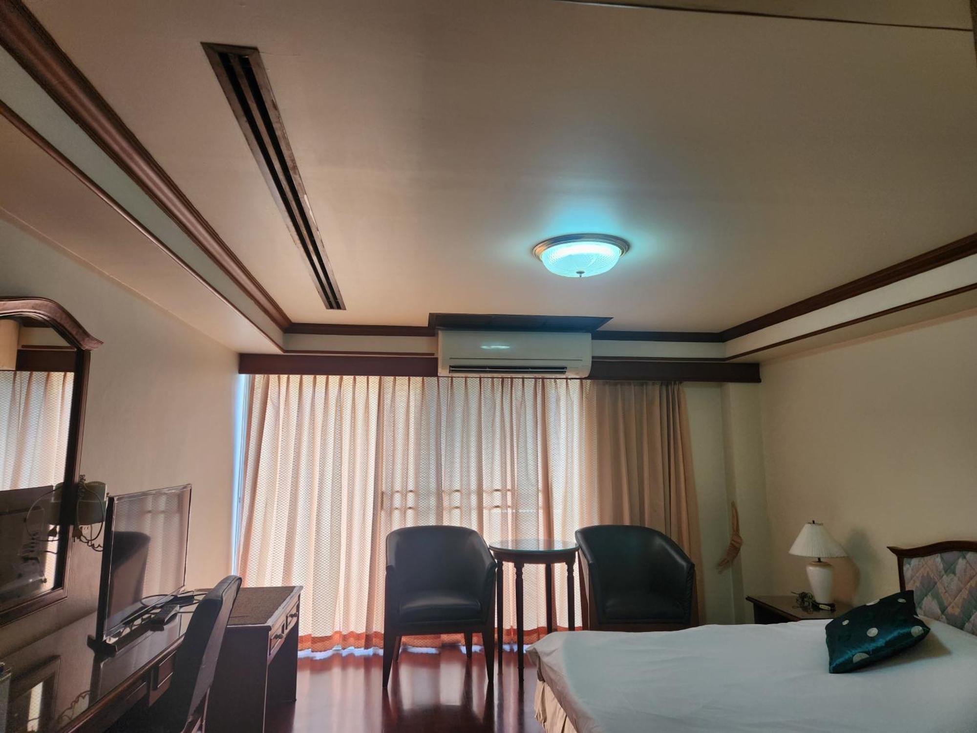 Interchange Tower Serviced Apartment - Sha Extra Plus Bangkok Exterior foto